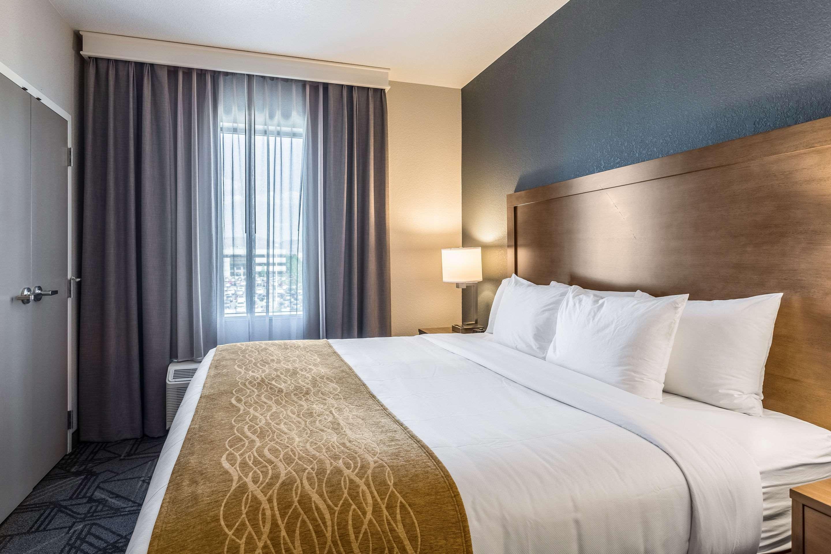 Comfort & Salt Airport Hotel 3*
