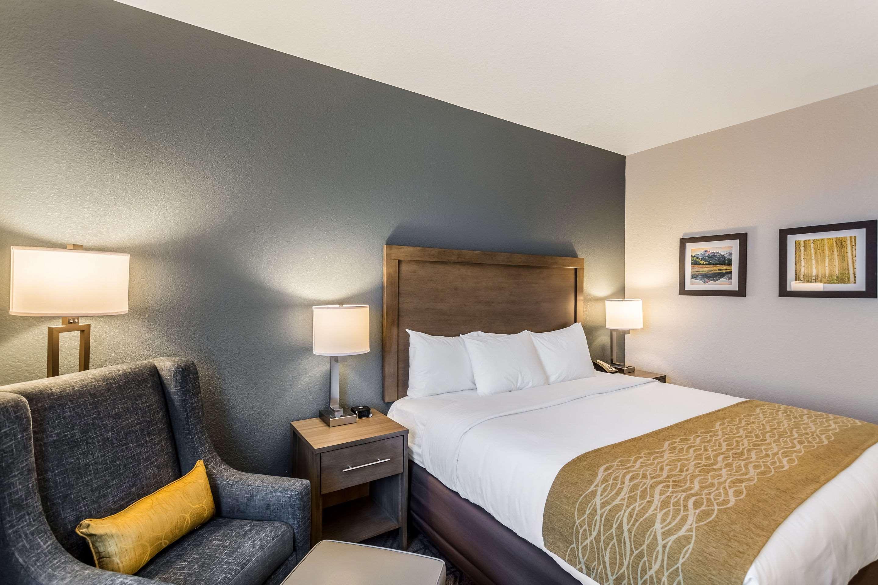 Hotel Comfort & Salt Airport 3*